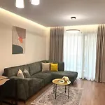 Lindi' 2 5 Apartman Tirana