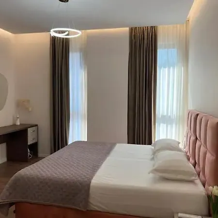 Lindi' 2 5 טיראנה